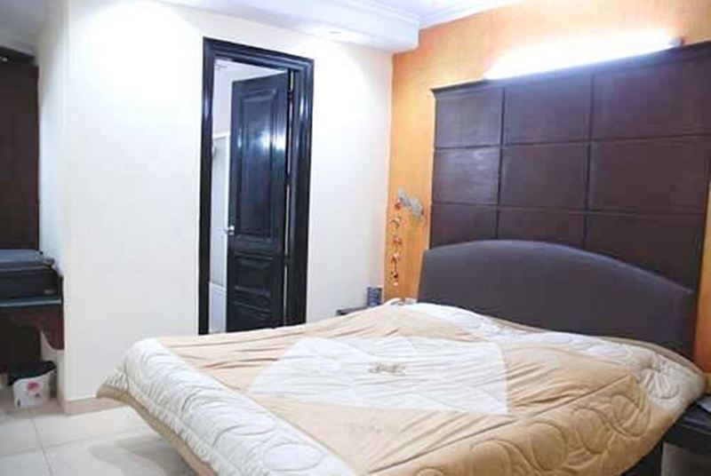Hotel Raunak International New Delhi Exterior photo