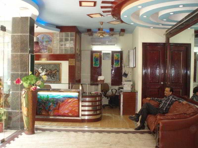 Hotel Raunak International New Delhi Exterior photo